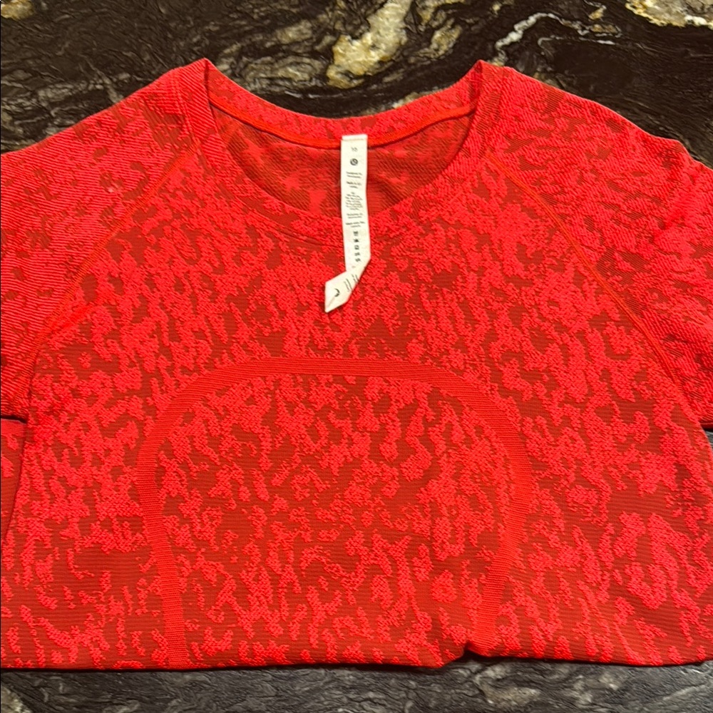 lululemon athletica Vibrant Red Short Sleeve Tee